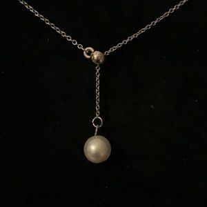 Pearl lariat style necklace NWOT VACATION HOLD
